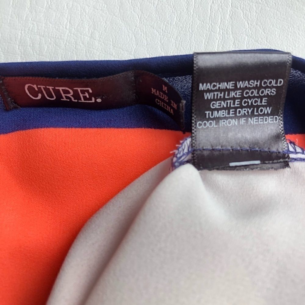 CURe• Bright Color Loose Fit Top - Picture 5 of 7